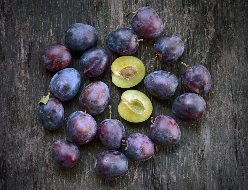 Health tips plum fruits