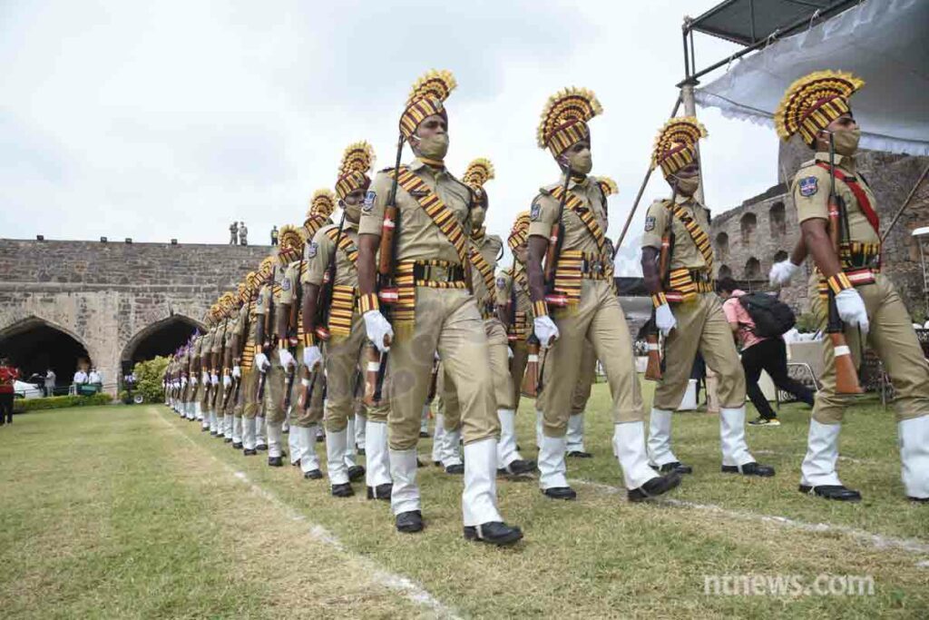 గోల్కొండ కోట‌లో జెండా పండుగ‌కు ఏర్పాట్లు