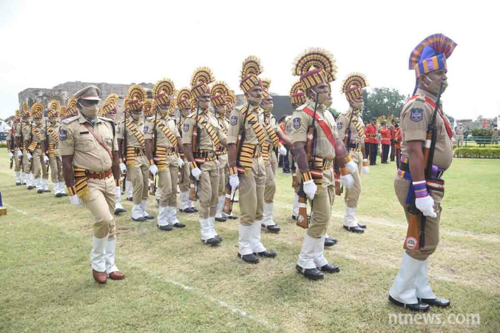 గోల్కొండ కోట‌లో జెండా పండుగ‌కు ఏర్పాట్లు