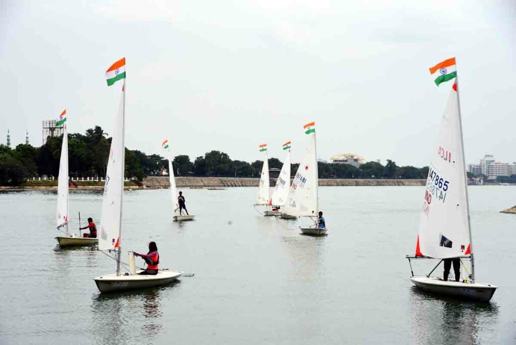 హుస్సేన్ సాగ‌ర్‌లో సెయిలింగ్ పోటీలు