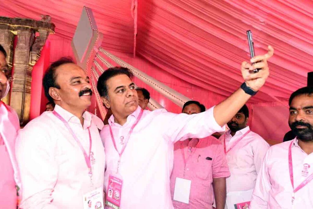 KCR | TRS plenary | 20 years of TRS party |  Ranjith Reddy | Chevella MP G. Ranjith Reddy selfie with TRS working president KTR at TRS plenary