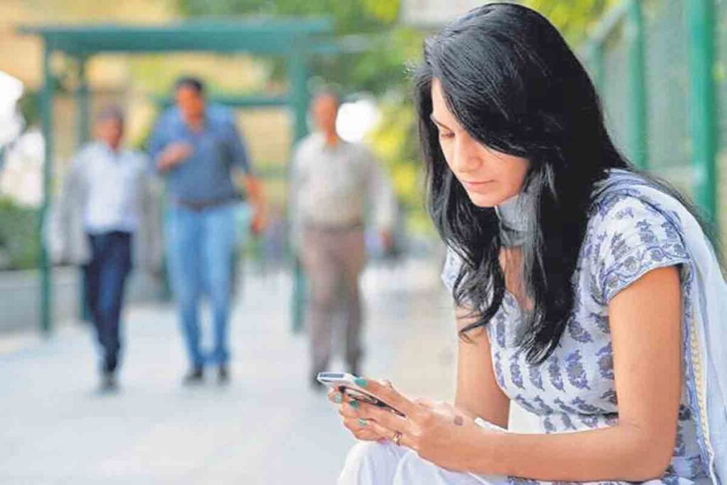woman with smart phone Married life tips 